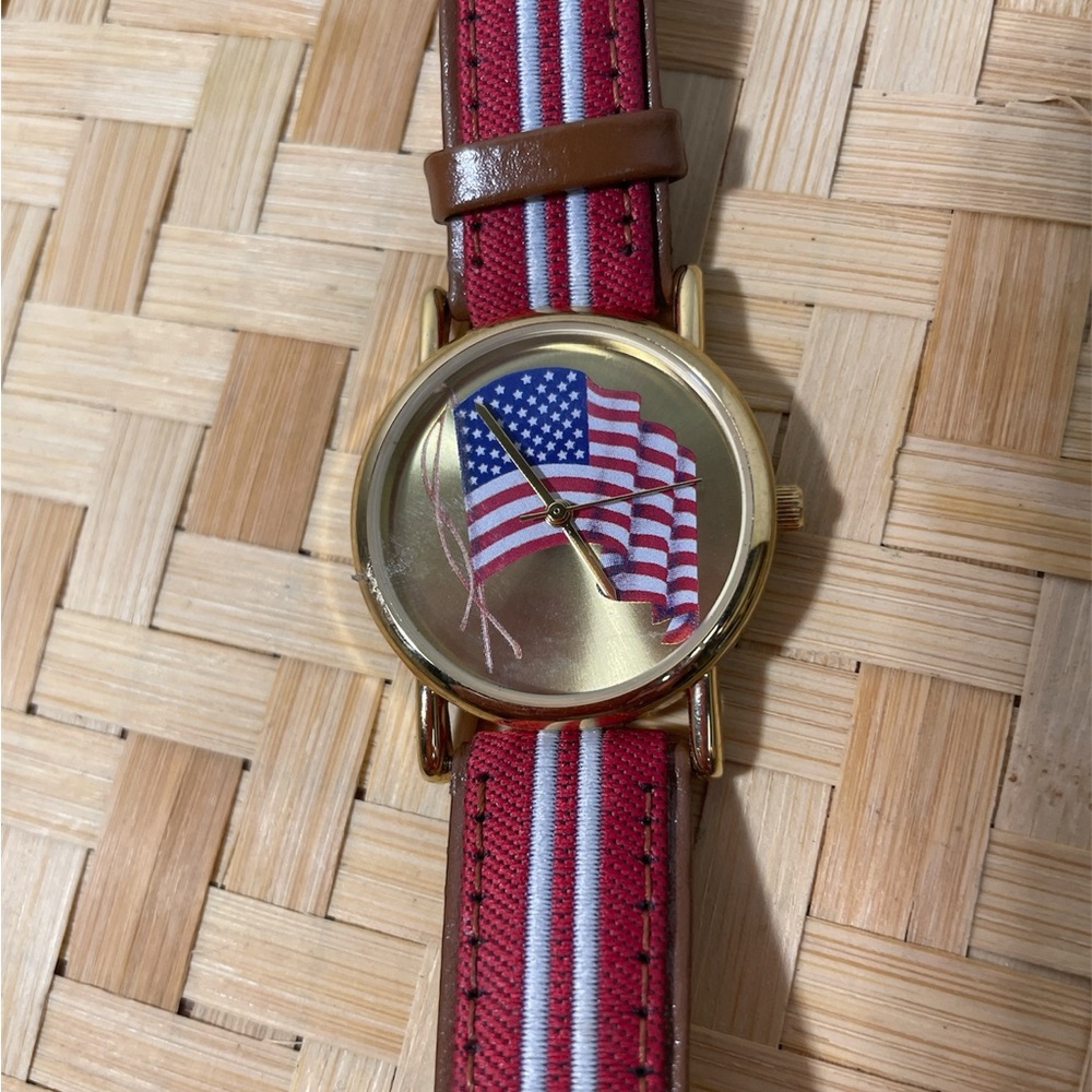 Patriotic Valdawn Quartz USA Flag Watch with leather band. Never worn!!